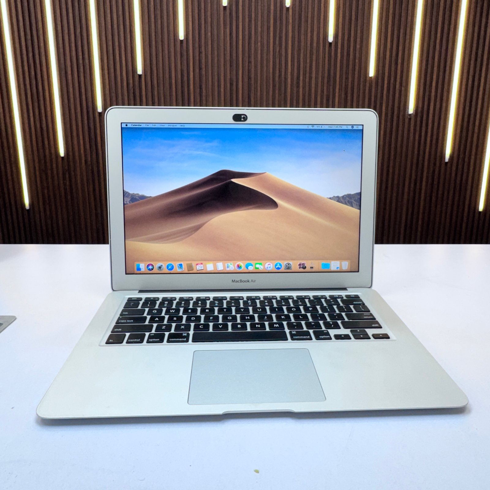 Apple MacBook Air A1466 | 13-inch Display | Intel Core i5 | 8GB RAM | 256GB SSD (Refurbished)