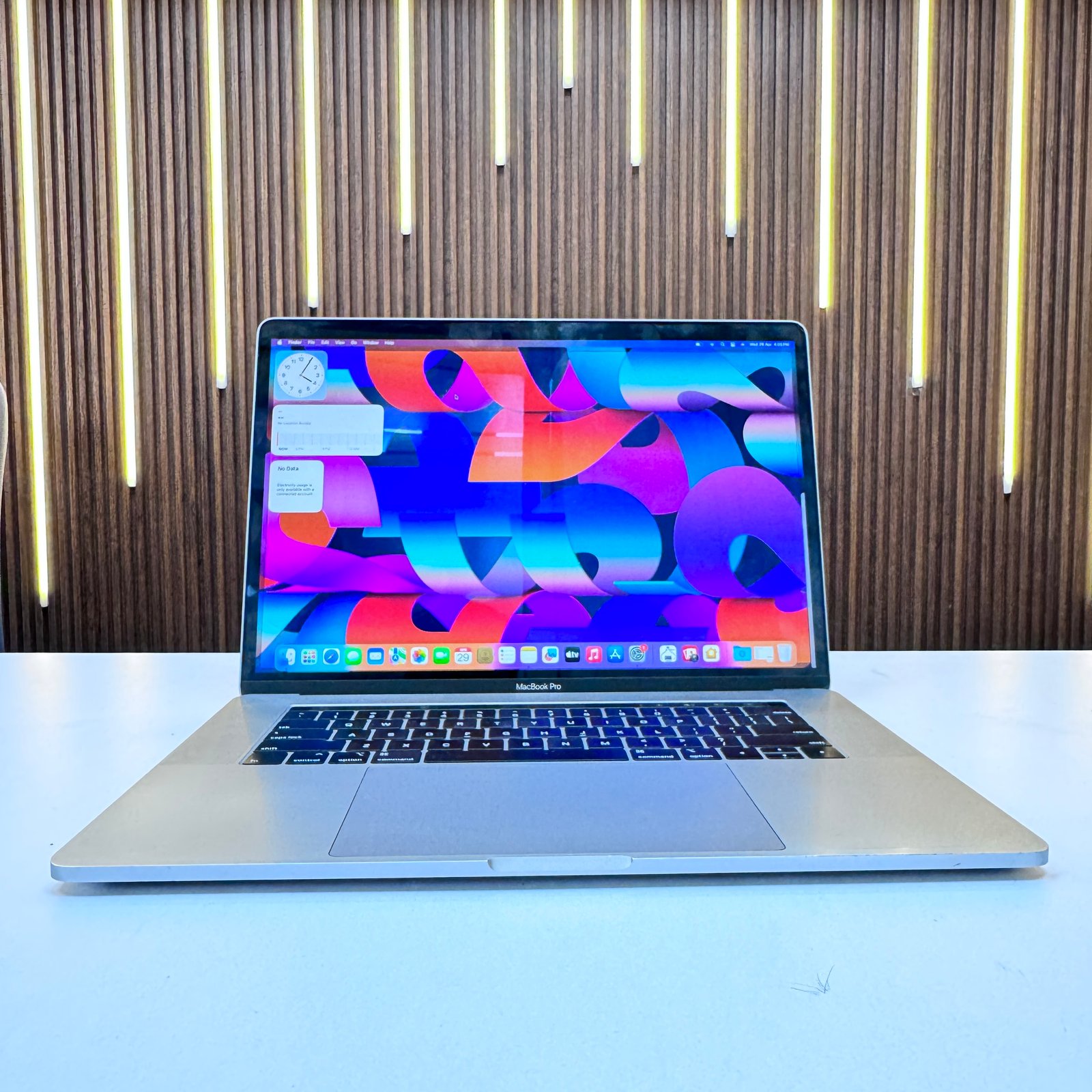 Apple MacBook Pro A1990 | 15-inch Display | Intel Core i7 | 16GB RAM | 512GB SSD (Refurbished)