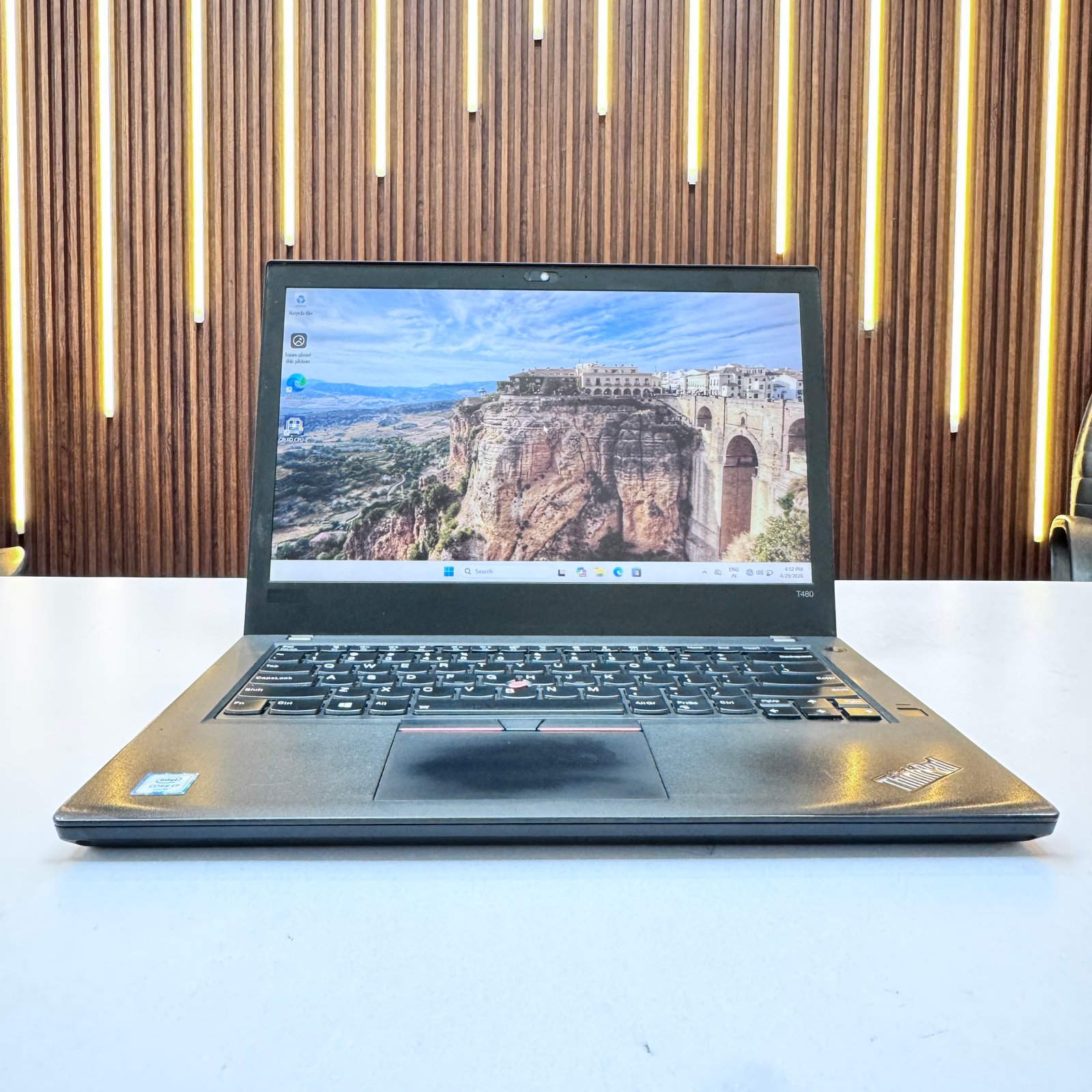 Lenovo ThinkPad T480 | 14-inch Display | Intel Core i7 (8th Gen) | 8GB RAM | 256GB SSD (Refurbished)